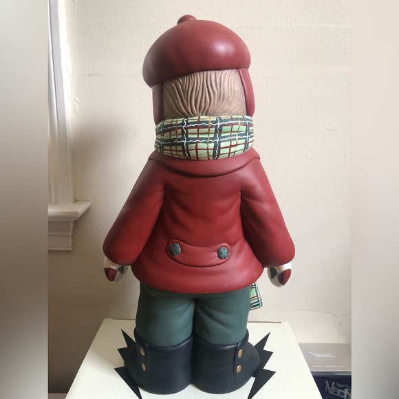 Beautiful Vintage Hand Painted Boy in Winter Attire Statue - Picture 7 of 12